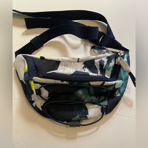 The north faces Fanny pack new